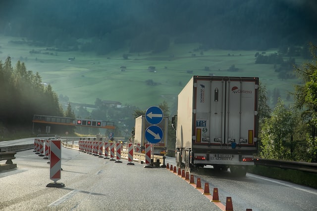 Transportavimas sausumos keliu ir dominuojantis sezoniškumas