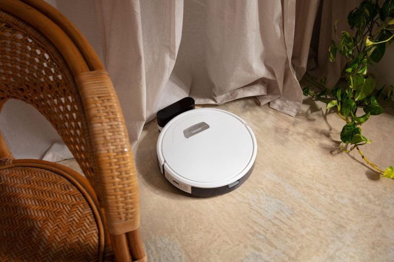 Kuo skiriasi pigesni ir brangesni robotai siurbliai?