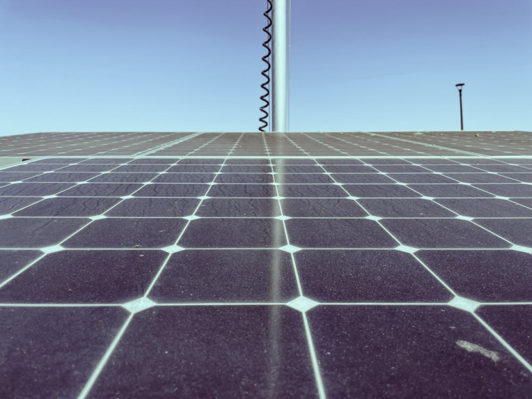 Kaip 500 m² stogas gali tapti verslo energijos šaltiniu?